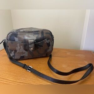 G.I.L.I Camo Leather Crossbody Purse